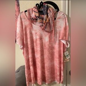 One World Plus Size Women’s short sleeve pink top with scarf size 3X New
